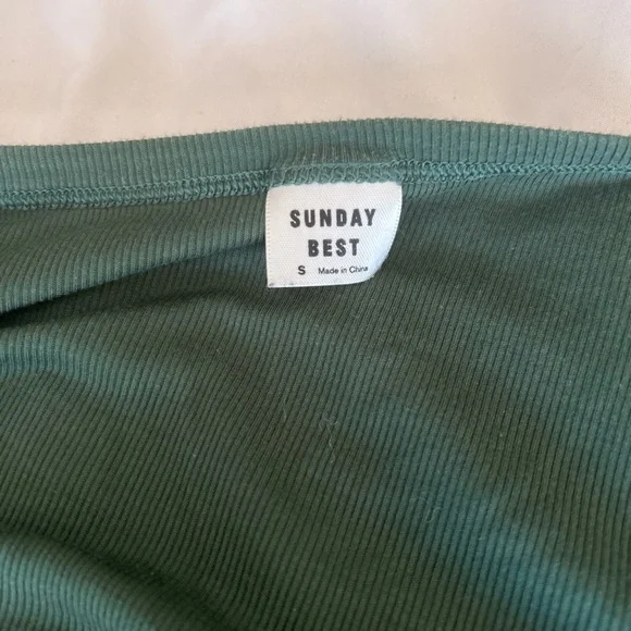 Sunday Best Forest Green Button-Up Crop Top - Picture 2 of 3